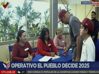 Presidente de la AN Jorge Rodríguez ejerce su derecho al voto en familia