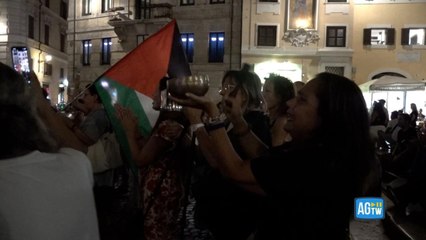 Roma, al Pantheon per fare «rumore per Gaza»: pro Pal in piazza contro la strage di civili palestinesi