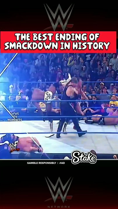 THE BEST ENDING OF SMACKDOWN IN HISTORY ..........Copyright @wwe ....#wwe #wweraw #wwesmackdown
