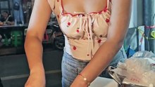 The Most Popular Roti Lady in Bangkok Puy Sister Palm
