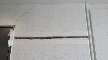 신축 '올림픽파크포레온' 벽에 가로 균열...현대건설 "안전진단 예정" / YTN