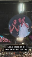 Enfocan a Messi y Antonella en la Kisscam del concierto de Coldplay