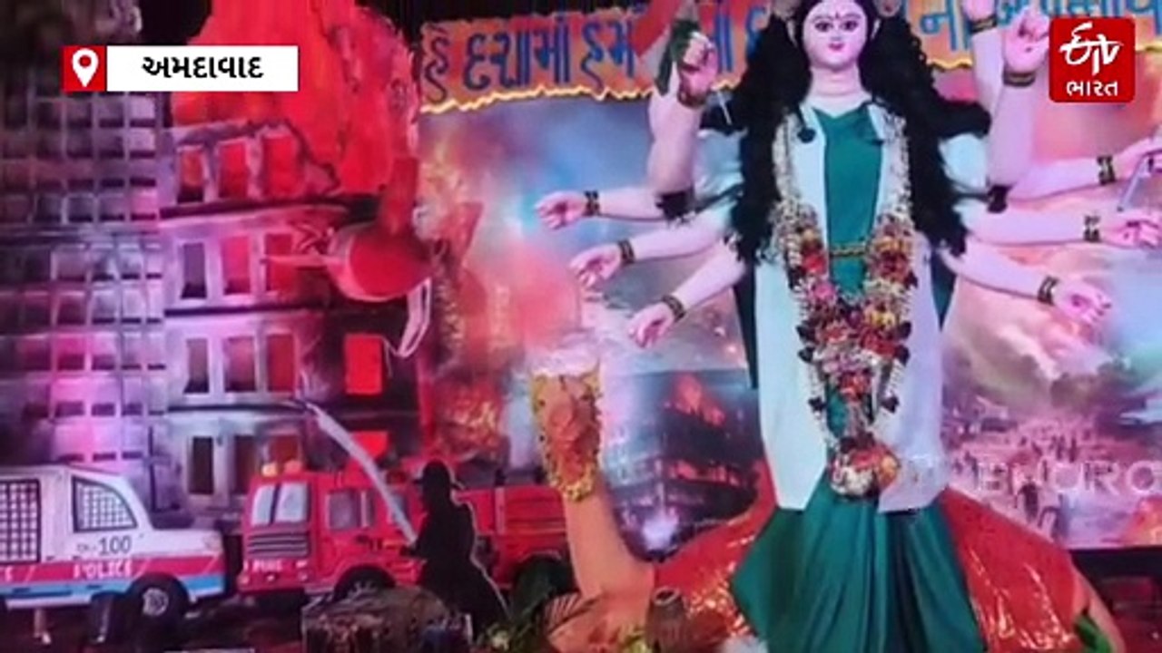 અમદાવાદમાં દશા માનો અનોખો પંડાલ: વિમાન દુર્ઘટનાને યાદ કરી, ડોક્ટરો અને સૈનિકોનું સન્માન