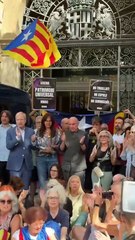 Manifestants bloquen un accés del MNAC contra la visita dels tècnics aragonesos