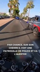 Ce motard signale à la police plusieurs enfants sans ceintures dans une voiture