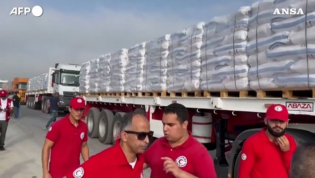 Egitto, camion con aiuti diretti verso la Striscia di Gaza