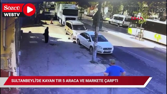 Sultanbeyli'de kaza sonrası tutanak tutulurken kayan TIR 5 araca ve markete çarptı