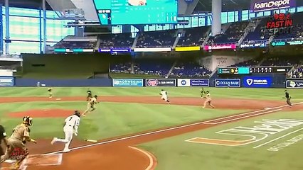 Amazing Padres vs Marlins - BASEBALL