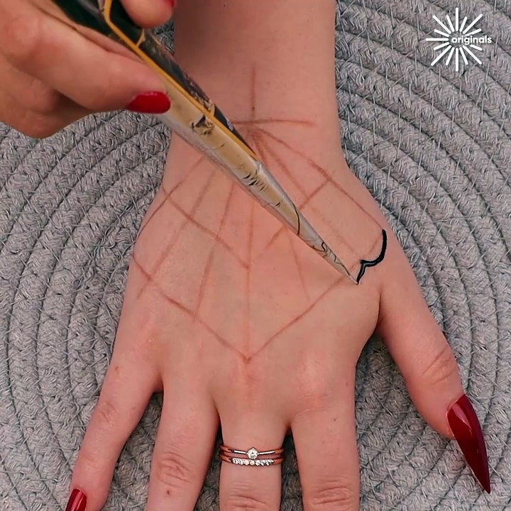 Easy steps to mastering this stunning Henna design! 🤩🌟