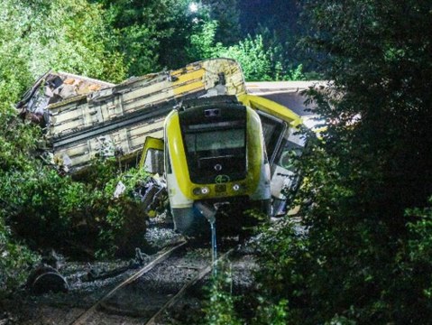 Zugunglück in Baden-Württemberg: Drei Tote nach Entgleisung