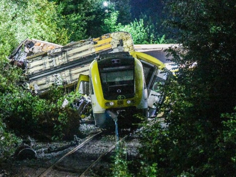 Zugunglück in Baden-Württemberg: Drei Tote nach Entgleisung