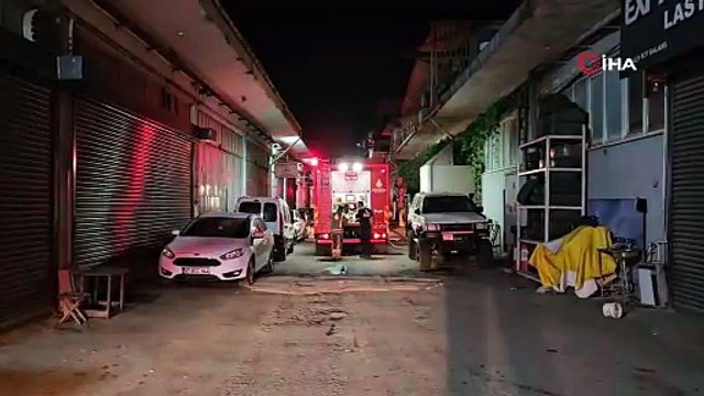 Zeytinburnu'nda atölye alevlere teslim oldu