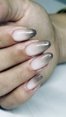 ✨ Ongles nude & paillettes, le combo parfait pour briller en toute subtilité 💅🏽