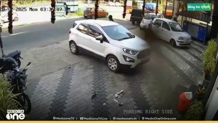 കോട്ടയം   ചങ്ങനാശ്ശേരി  പെരുന്നയിൽ KSRTC ബസ്സും ഓട്ടോറിക്ഷയും കൂട്ടിയിടിച്ച്  അപകടം