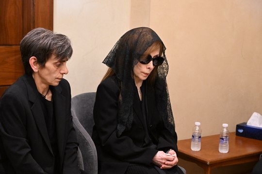 Feyruz, müzisyen oğlu Ziyad Rahbani'yi son yolculuğuna uğurladı