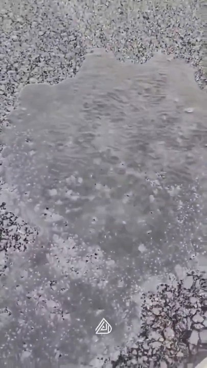 Muestra los efectos del calor en la calle: se f...
