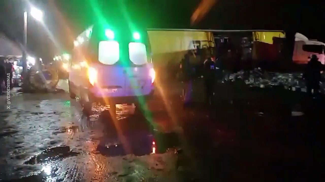 Trágico choque en Santa Fe entre un micro de larga distancia y un camión