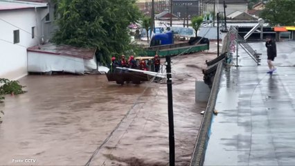 Alluvione in Cina, salvati 48 residenti di una casa di cura di Pechino