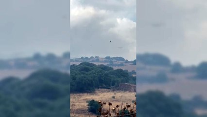 Paura a Codrongianos per un incendio spinto dal maestrale: due Canadair in azione