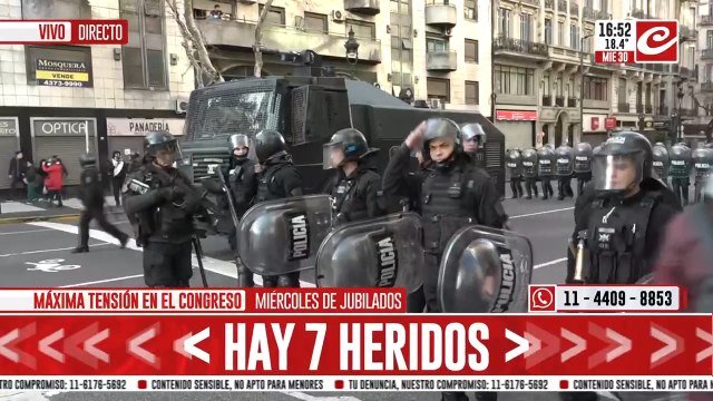 Máxima tensión en el Congreso: incidentes y 3 detenidos en la marcha de los jubilados