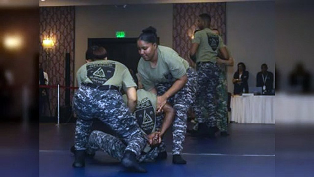 Así fue la graduación de 151 agentes en técnicas de defensa personal