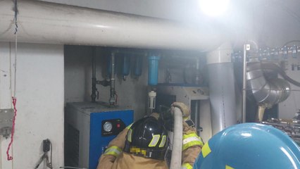 경기 성남 양말공장 화재..."공기압축기 가동 중 불" / YTN