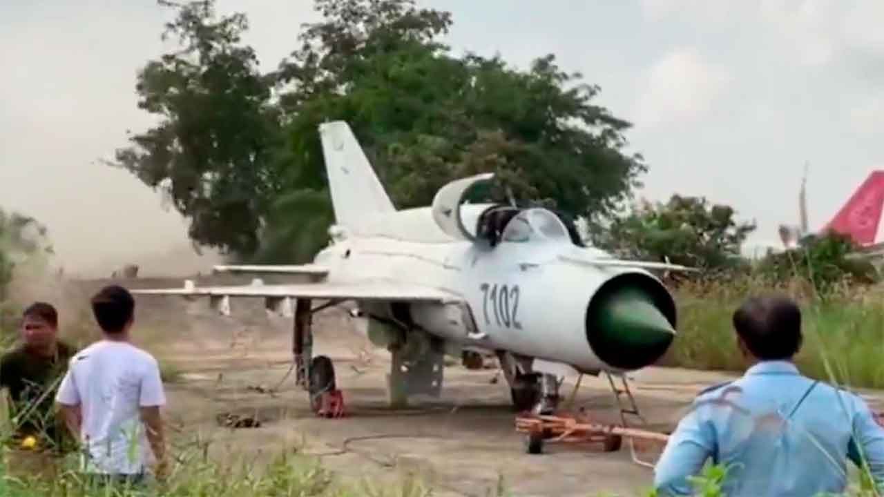 Nagranie pokazuje możliwą reaktywację rzadkiego myśliwca MiG-21bis sił powietrznych Kambodży