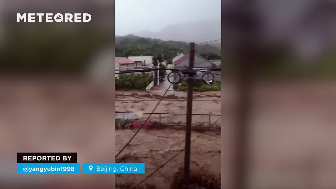 Catastrophic floods in Beijing, China! More than 300 mm have fallen in just a few hours