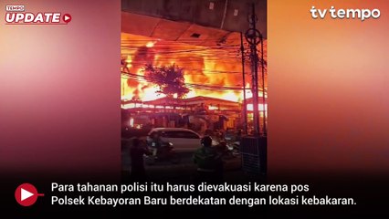 Polisi Evakuasi Tahanan di Polsek Kebayoran Baru akibat Kebakaran Taman Puring