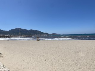 La plage de l'Huveaune à Marseille interdite à la baignade.