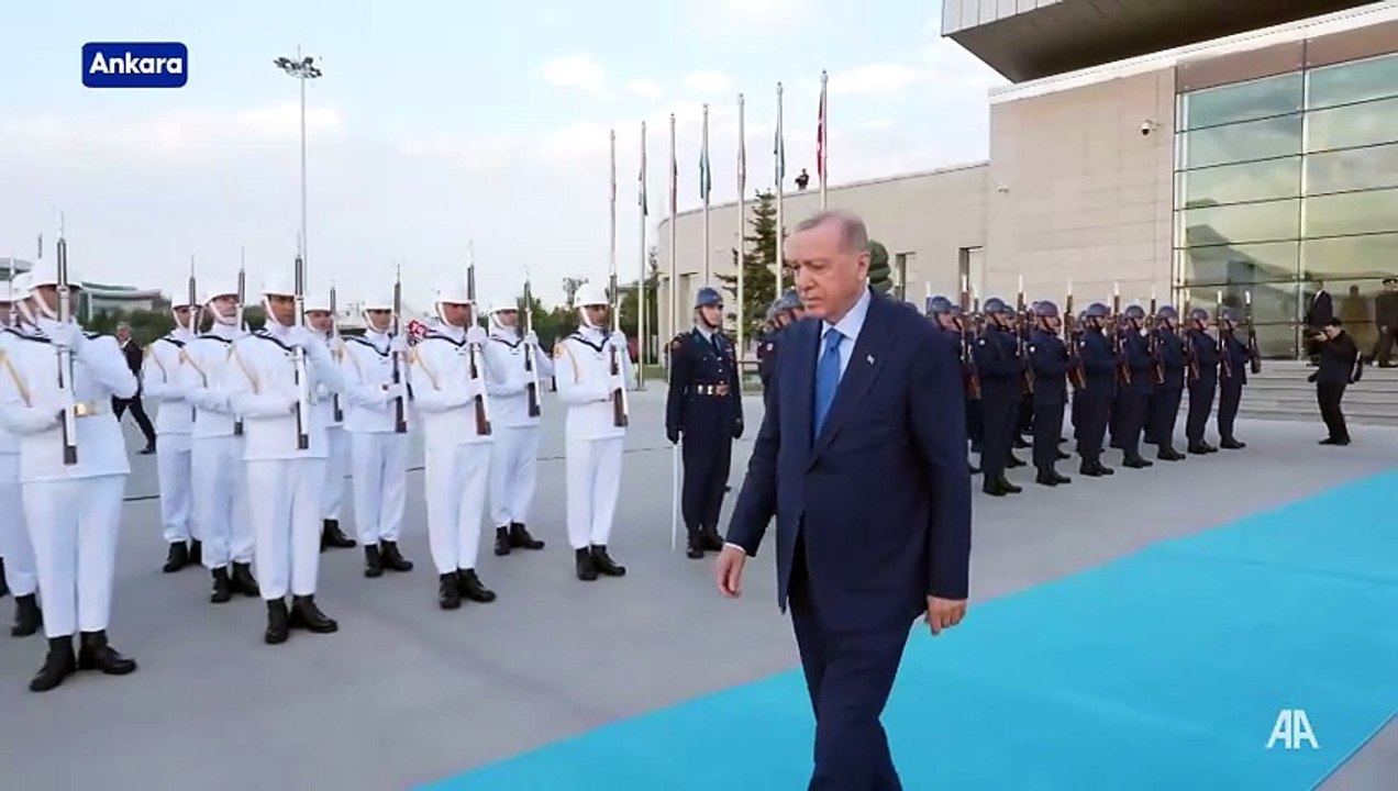 Cumhurbaşkanı Erdoğan, Kazakistan Cumhurbaşkanı Tokayev'i Esenboğa Havalimanın'da karşıladı