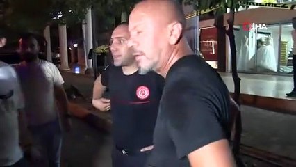 Eşinin mağazasına girip gelinliklerin üzerlerine kolonya döktü, tüpe çakmağı dayayınca tazyikli suyu yedi