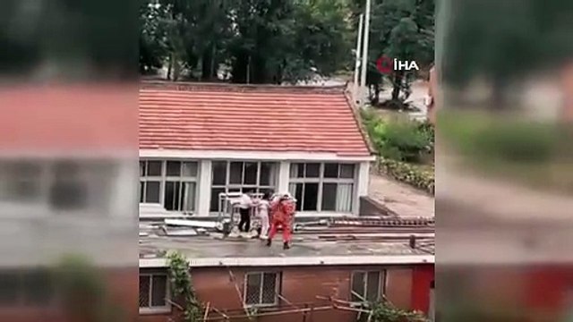 30 kişi hayatını kaybetti! Bir yılda yağması beklenen yağış bir günde yağdı