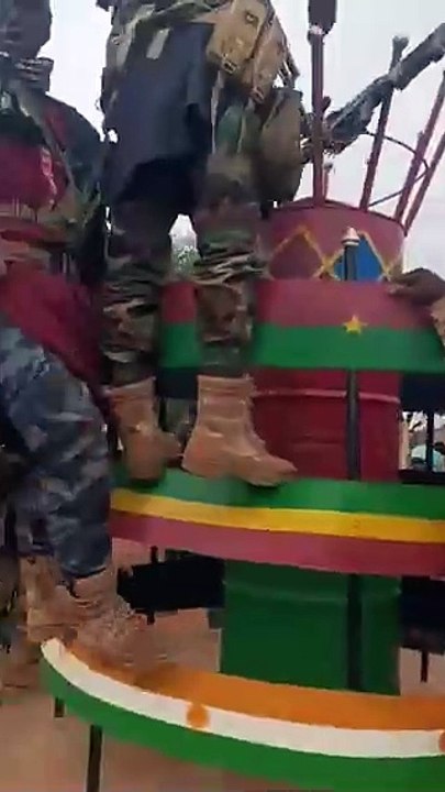 🇧🇫 Burkina Faso : Le JNIM affirme avoir capturé un poste militaire dans la province de Sanmatenga, publiant une vidéo pour étayer sa revendication.