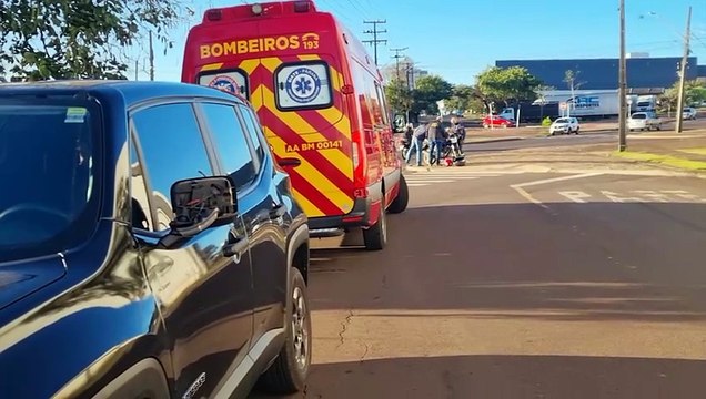 Motociclista fica ferido em acidente na Avenida Piquiri, em Cascavel
