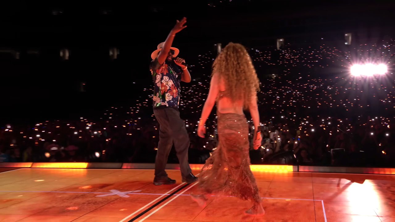 Shakira & Wyclef Jean - Hips Don't Lie (Live from LMYNL World Tour)