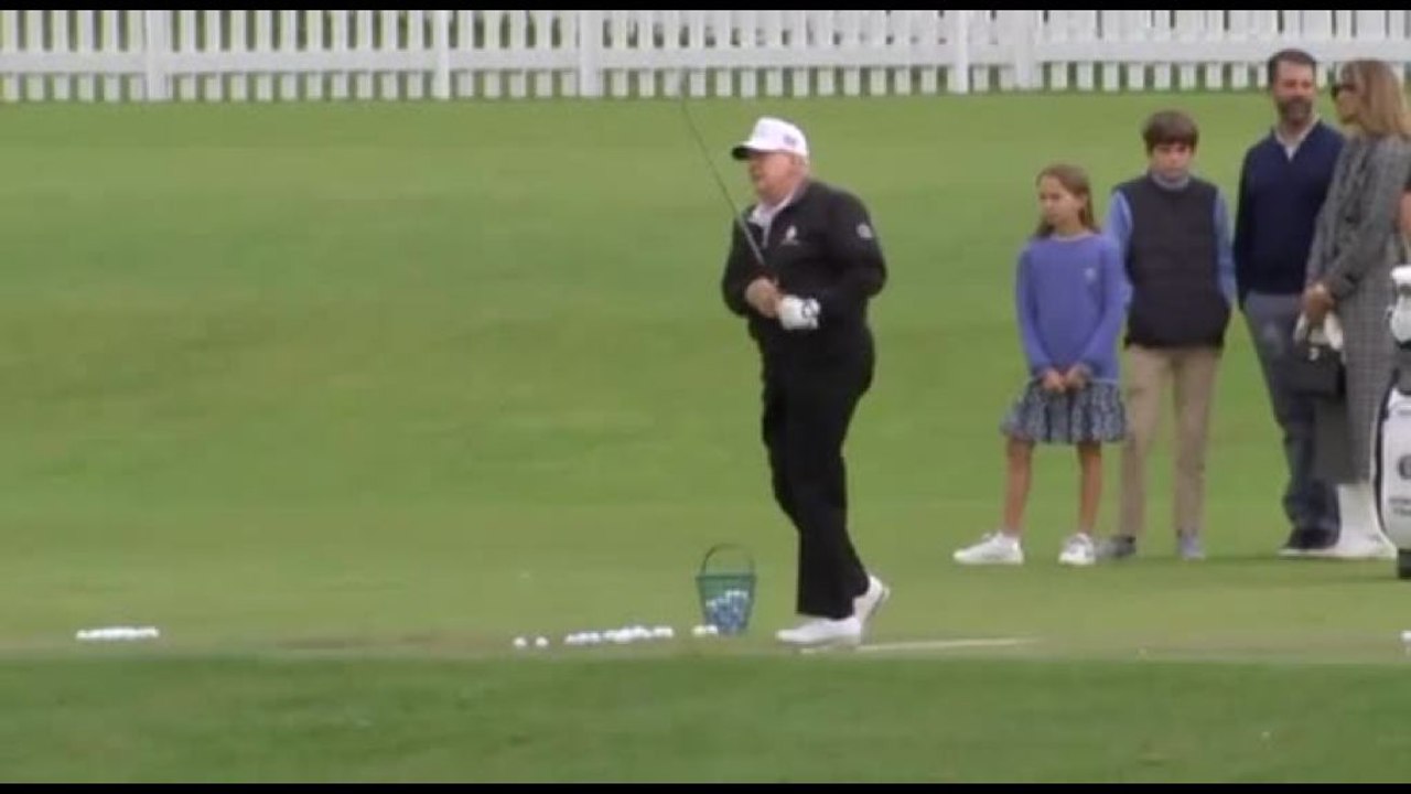 Donald Trump inaugura il suo nuovo campo da golf in Scozia