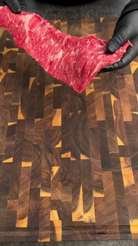 Lets make a grilled cheese beef with lemon garlic butter sauce#fypageシ #foryourpage #cooking #homecooking #goodfood #grilledbeef #beef #foodlovers #recipe #simplerecipe #dinnerideas #cheese #eating #foodie #yummyfood #garlicbutter #deliciousfood #steak