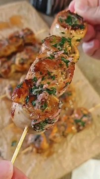 grilled chicken&beacon skewer, lemon garlic butter sauce#fypageシ #foryourpage #cooking #homecooking #goodfood #chickensatay #chickenskewers #foodlovers #recipe #simplerecipe #chickenrecipes #dinnerideas #eating #foodie #yummyfood #deliciousfood #beacon