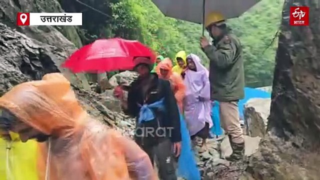 बारिश ने रोकी केदारनाथ यात्रा, सोनप्रयाग और गौरीकुंड के बीच भारी भूस्खलन, रोके गए सैकड़ों यात्री
