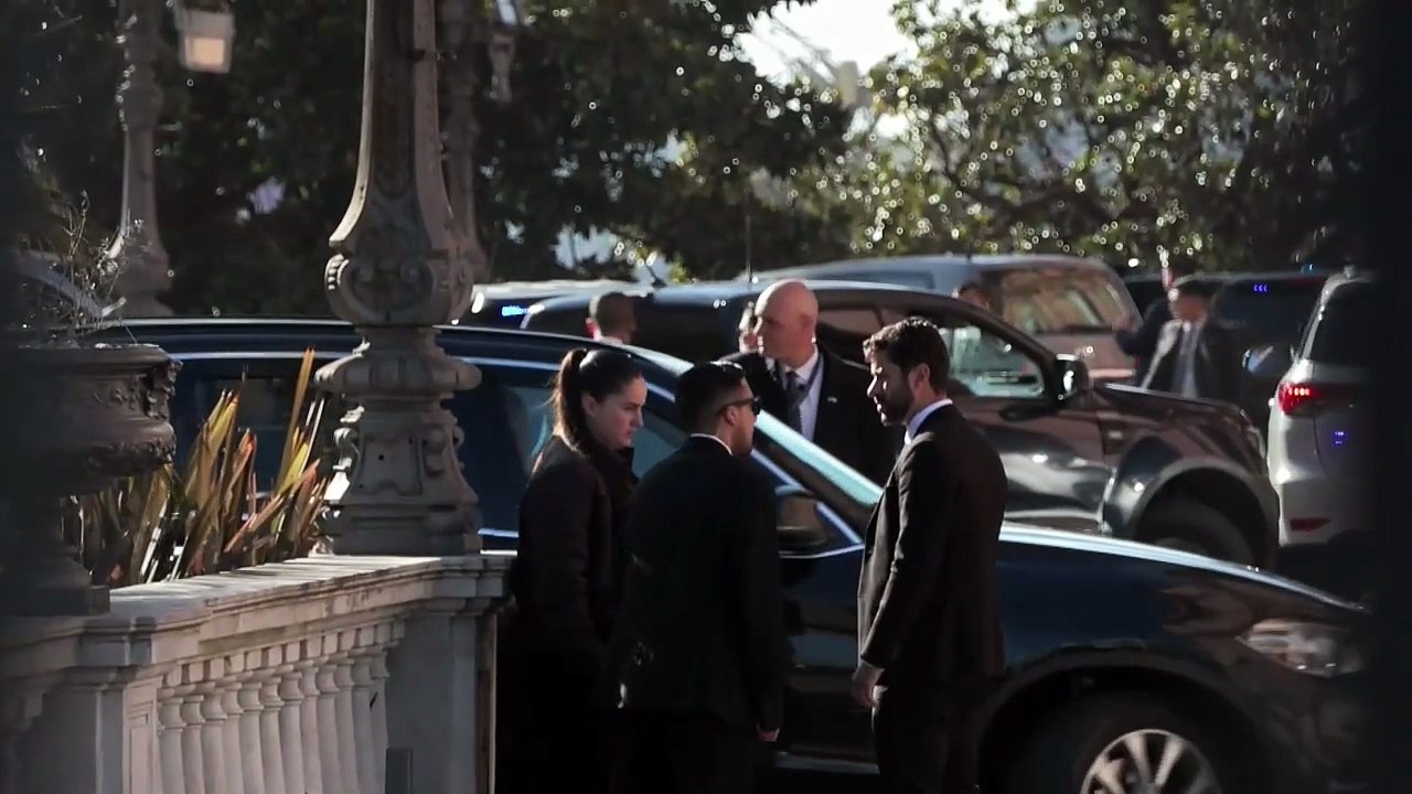 Javier Milei recibe a la secretaria de Seguridad Nacional de Donald Trump en Buenos Aires