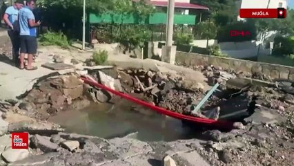 Muğla Bodrum’da ana su isale hattı patladı, yol trafiğe kapandı