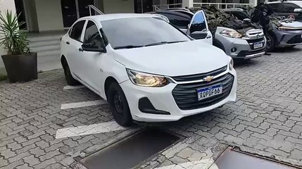 Ação em esconderijo de milícia descobre veículos usados em "comboio do crime"