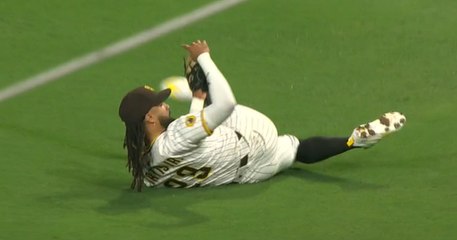 Fernando Tatis Jr. le quitó un imparable a su compatriota