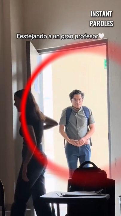 Cet enseignant est surpris par ses élèves le jour de la journée des enseignants