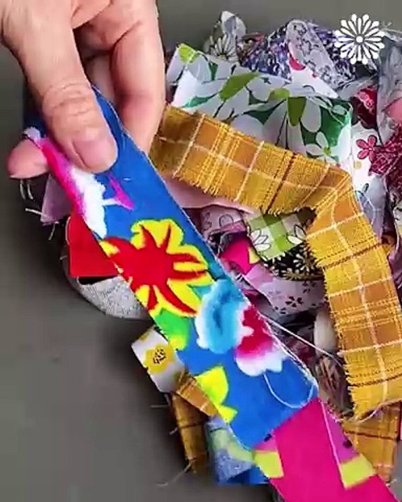 Never waste fabric again using this tutorial! 🧵✂️