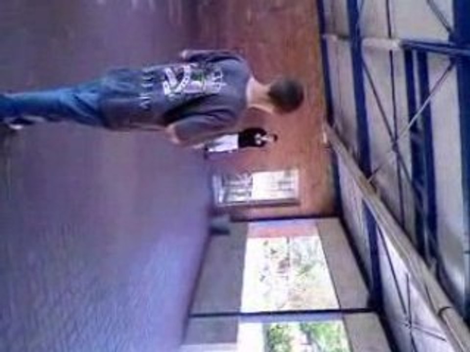 Shoot  Dans la poubelle
