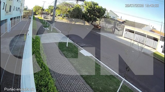 Câmeras registram perseguição no Pioneiros Catarinenses