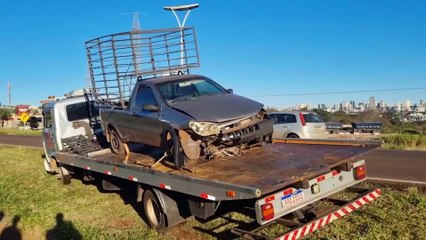 Fiat Strada fica destruída após saída de pista na BR-467