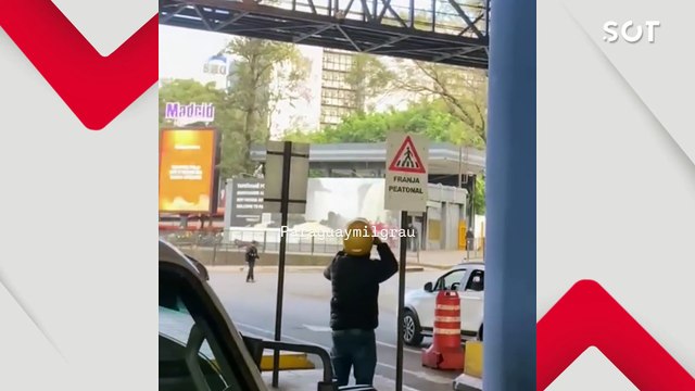 Homem atira contra fiscais em aduana e acaba baleado na fronteira com Foz do Iguaçu